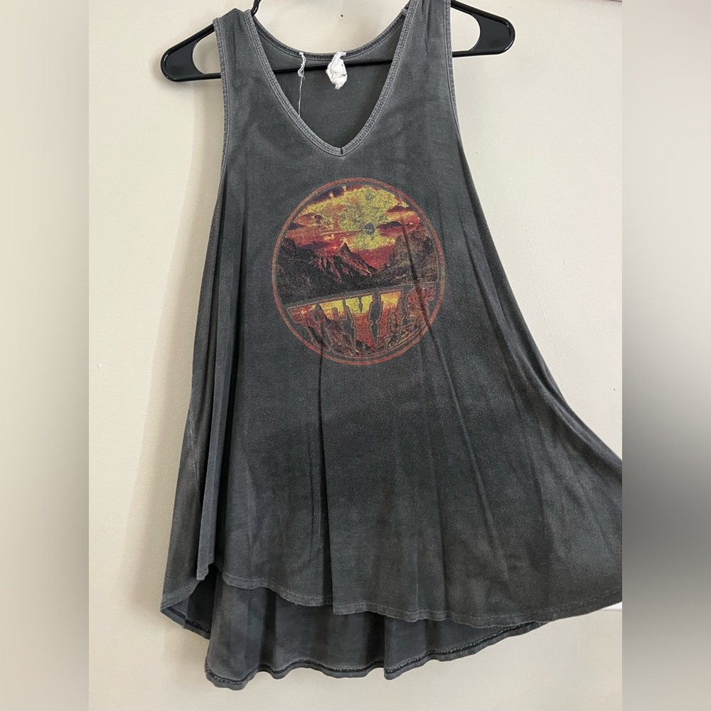 Distressed Tank
